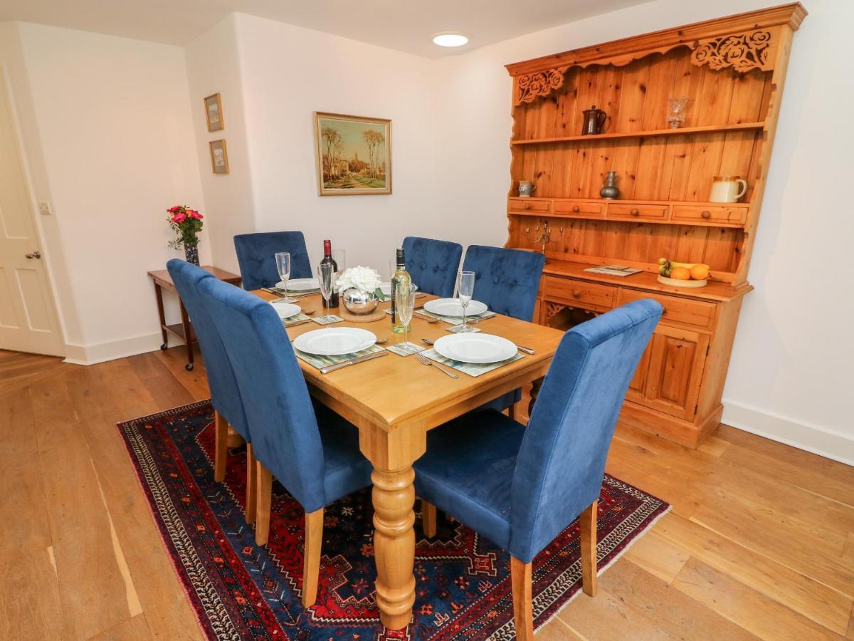 Westmorland Cottage 그레인지오버샌즈 외부 사진