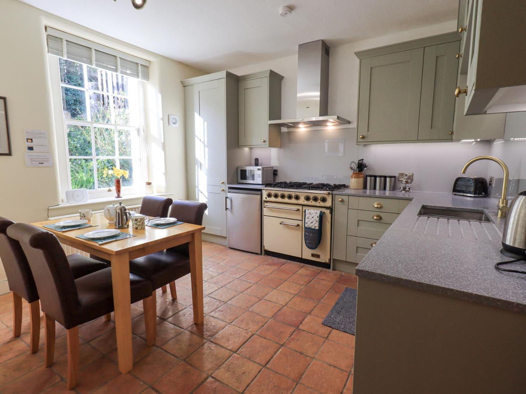 Westmorland Cottage 그레인지오버샌즈 외부 사진