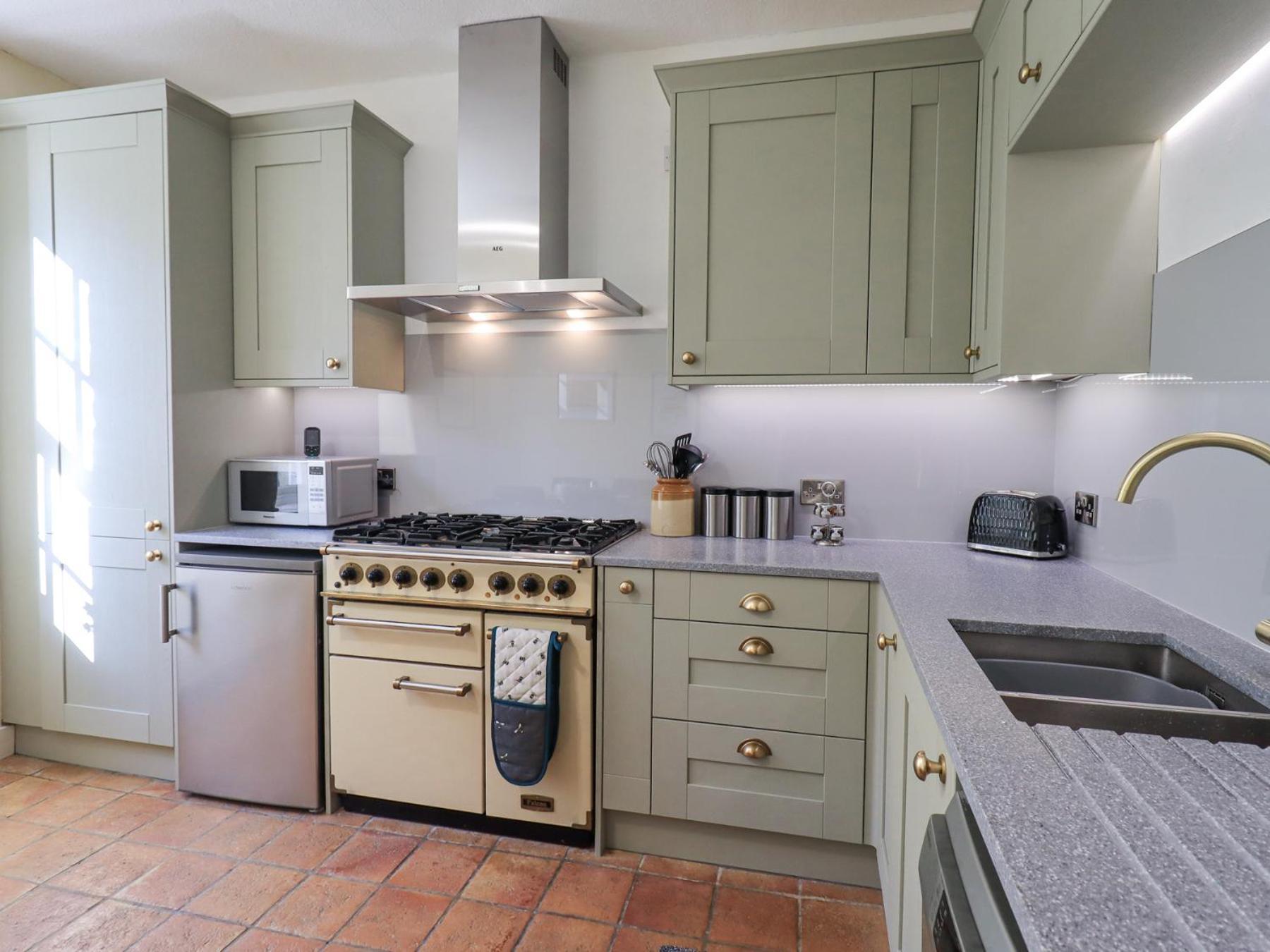 Westmorland Cottage 그레인지오버샌즈 외부 사진